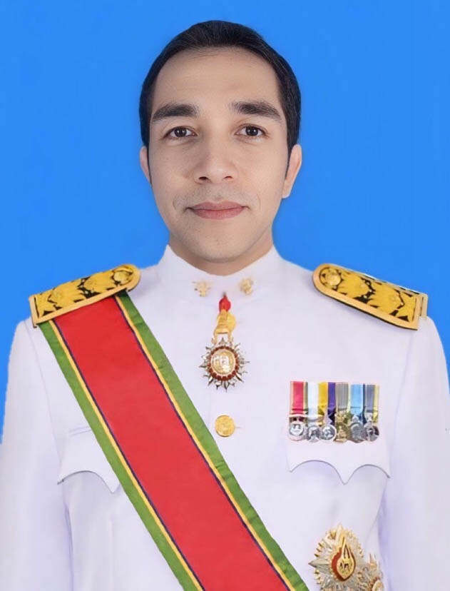 นายพยุธ  นิรันรัตน์