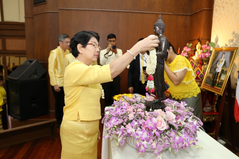 สรงน้ำพระรดน้ำขอพร ประจำปี 2562