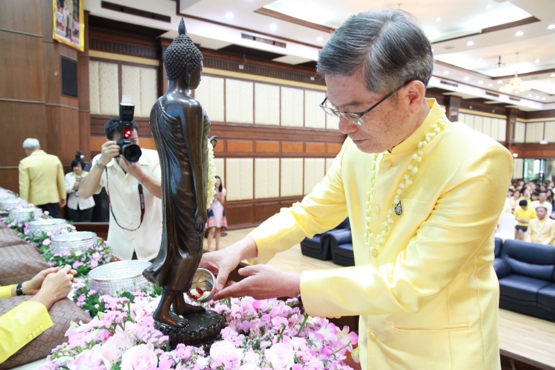 สรงน้ำพระรดน้ำขอพร ประจำปี 2562