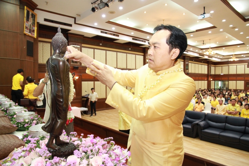 สรงน้ำพระรดน้ำขอพร ประจำปี 2562