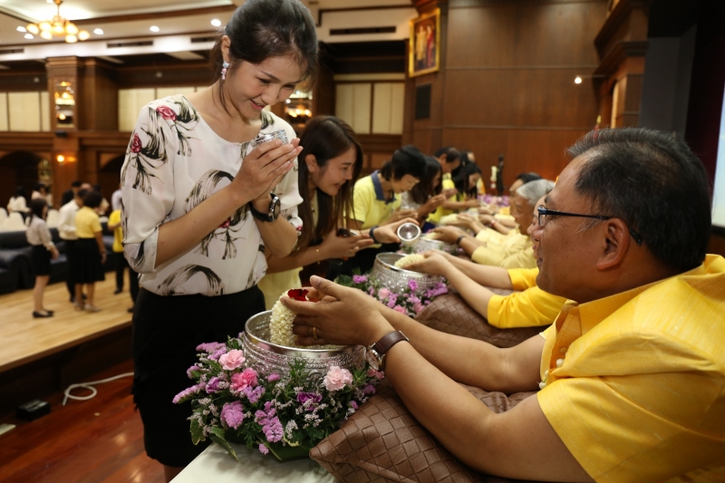 สรงน้ำพระรดน้ำขอพร ประจำปี 2562