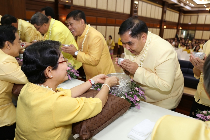 สรงน้ำพระรดน้ำขอพร ประจำปี 2562