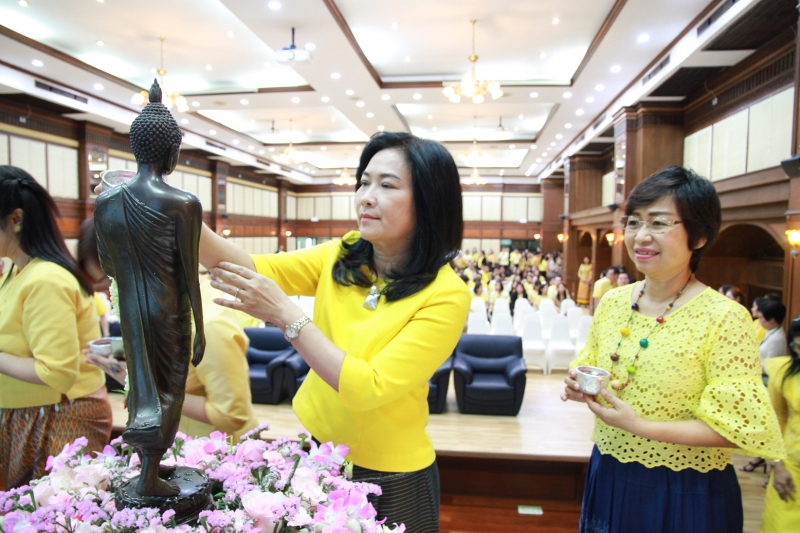 สรงน้ำพระรดน้ำขอพร ประจำปี 2562