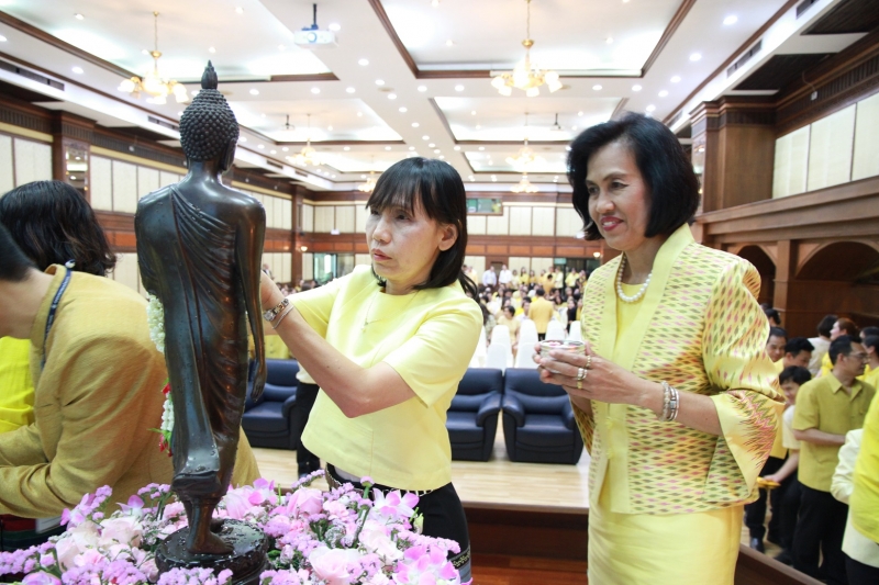 สรงน้ำพระรดน้ำขอพร ประจำปี 2562