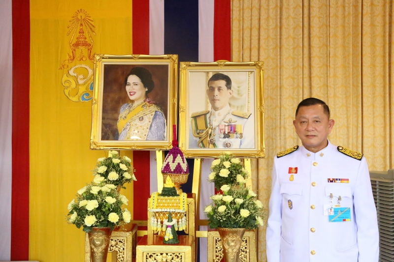 พิธีทำบุญตักบาตรและพิธีถวายสัตย์ปฏิญาณ