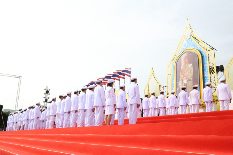 พิธีทำบุญตักบาตรและพิธีถวายสัตย์ปฏิญาณ