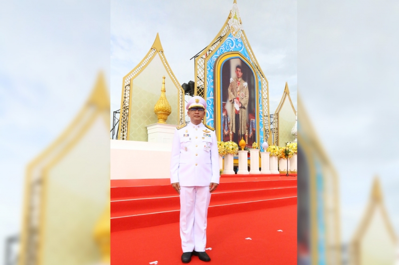 พิธีทำบุญตักบาตรและพิธีถวายสัตย์ปฏิญาณ