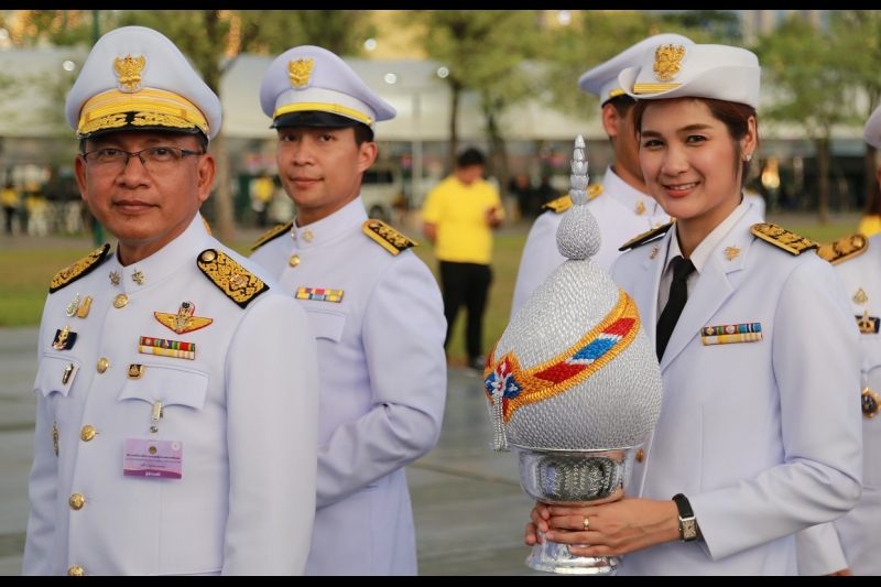 สตง.ร่วมริ้วขบวนอัญเชิญเครื่องราชสักการะ และร่วมพิธีจุดเทียนถวายพระพรชัยมงคล 