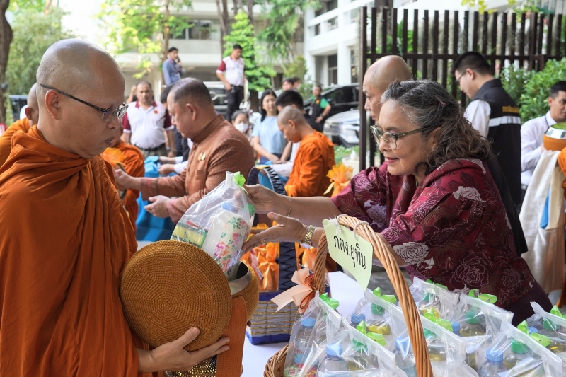 2562-09-25 สตง.ร่วมเป็นเจ้าภาพบำเพ็ญกุศลพระพิธีธรรมสวดพระอภิธรรมศพ พลเอก เปรม  ติณสูลานนท์ อดีตประธานองคมนตรีและรัฐบุรุษ 