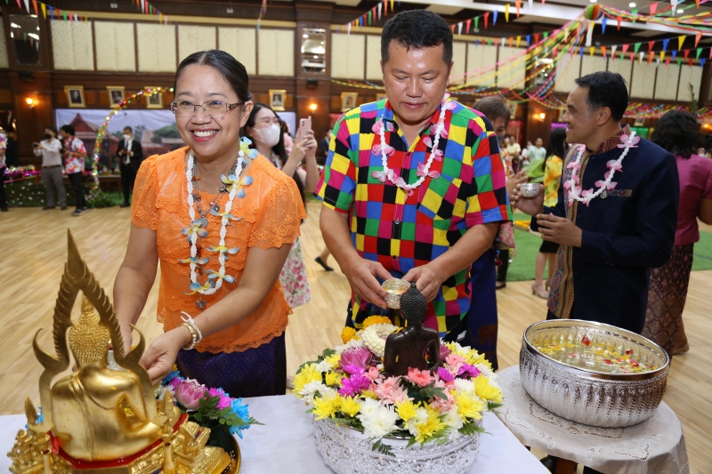 กิจกรรม สตง. 108 ปี สายใยผูกพัน สืบสานประเพณีสงกรานต์