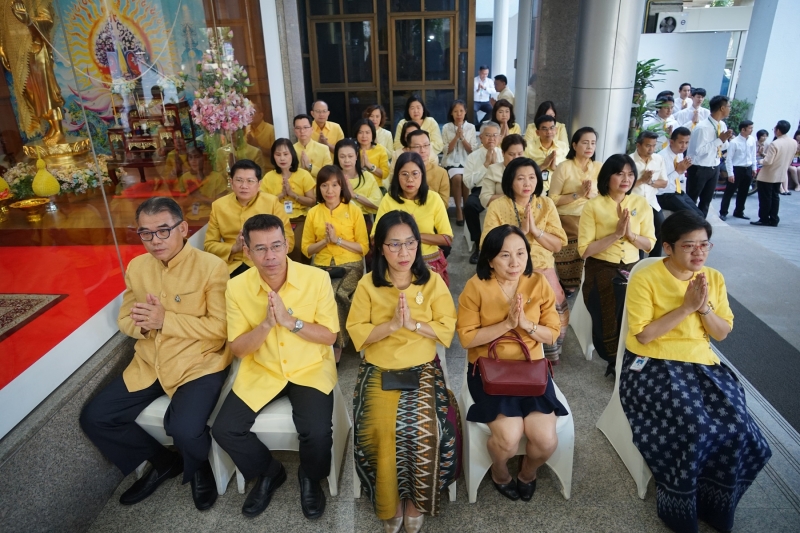พิธีทำบุญตักบาตรข้าวสารอาหารแห้ง คณะสงฆ์จำนวน 9 รูป จากวัดพระราม 9 กาญจนาภิเษก พระอารามหลวง