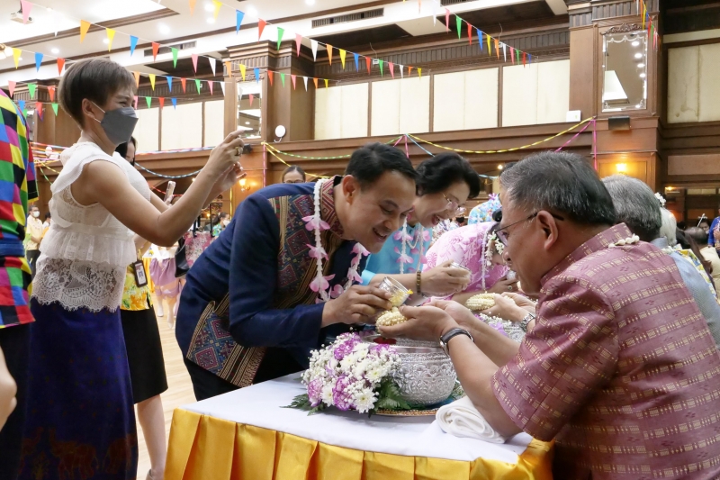 กิจกรรม สตง. 108 ปี สายใยผูกพัน สืบสานประเพณีสงกรานต์
