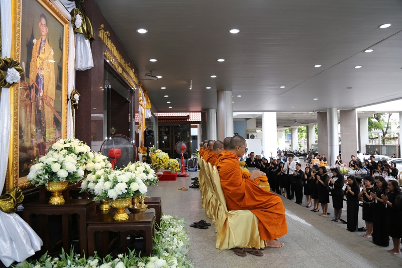 ทำบุญตักบาตรข้าวสารอาหารแห้ง ประจำเดือนเดือนมิถุนายน 2560