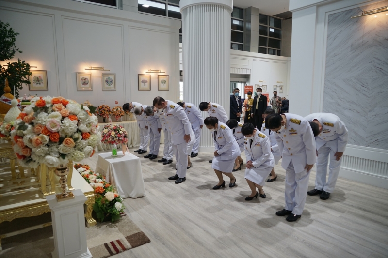  สตง. ถวายแจกันดอกไม้และลงนามถวายพระพรสมเด็จพระเจ้าน้องนางเธอ เจ้าฟ้าจุฬาภรณวลัยลักษณ์ อัครราชกุมารี กรมพระศรีสวางควัฒน วรขัตติย