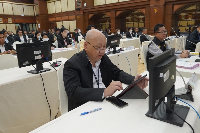 พิธีทำบุญตักบาตรข้าวสารอาหารแห้ง