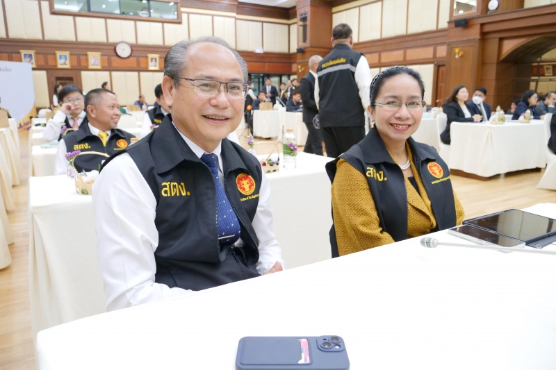 ทำบุญตักบาตร 