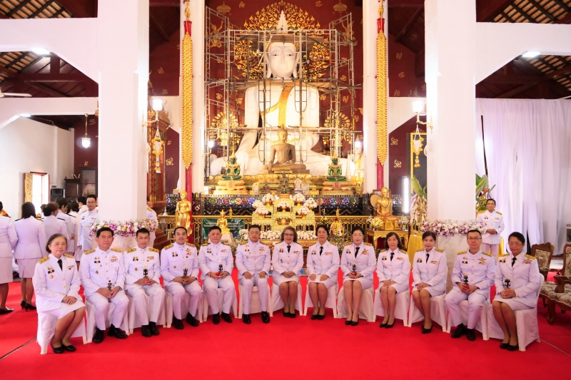 ทำบุญตักบาตร 