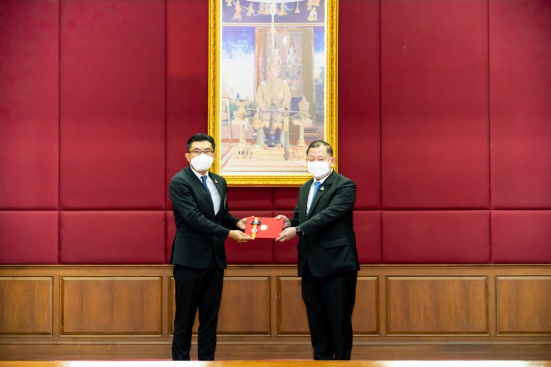 พิธีมอบประกาศนียบัตร โครงการพัฒนานักบริหารการตรวจเงินแผ่นดินระดับสูง (นตส.) รุ่นที่ 11 ณ สำนักงานการตรวจเงินแผ่นดิน