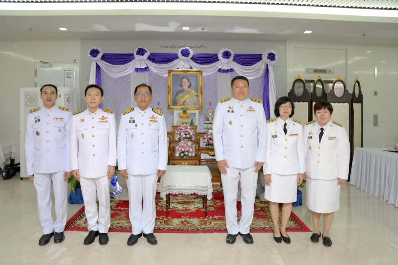 สตง. ถวายแจกันดอกไม้และลงนามถวายพระพรสมเด็จพระกนิษฐาธิราชเจ้า กรมสมเด็จพระเทพรัตนราชสุดาฯ สยามบรมราชกุมารี