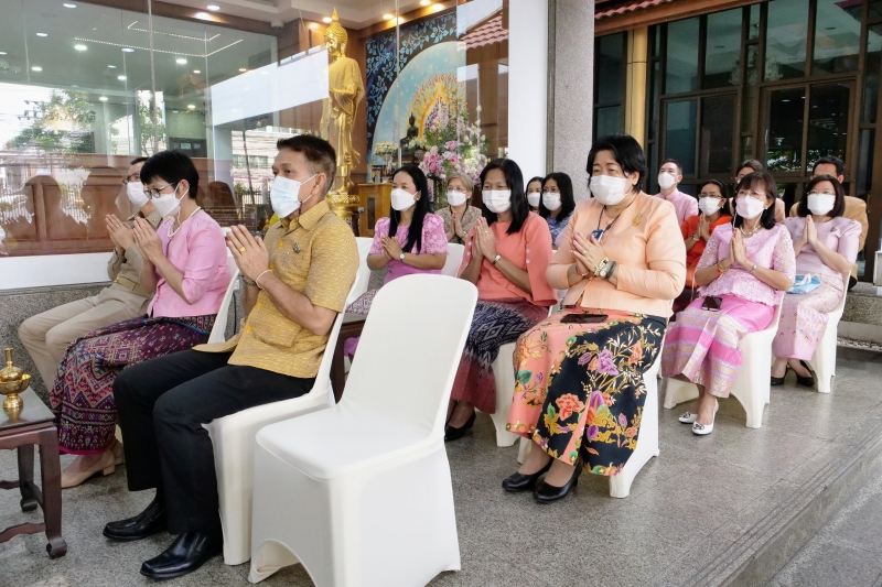 พิธีทำบุญตักบาตรข้าวสารอาหารแห้ง 