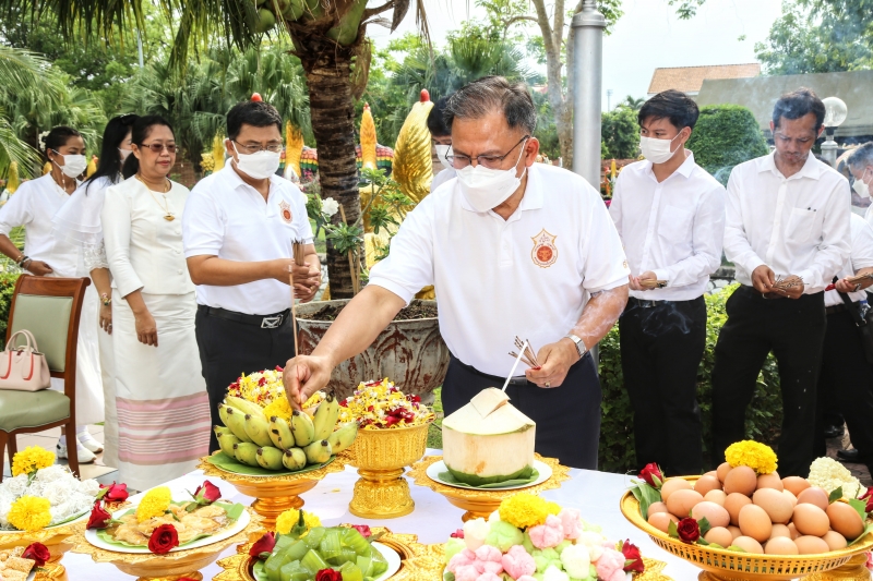 พิธีบวงสรวงดวงพระวิญญาณสมเด็จพระนเรศวรมหาราช ณ บริเวณวิหารสมเด็จพระนเรศวร วัดใหญ่ชัยมงคล จังหวัดพระนครศรีอยุธยา