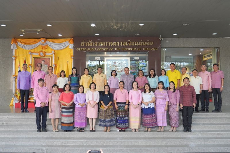 พิธีทำบุญตักบาตรข้าวสารอาหารแห้ง