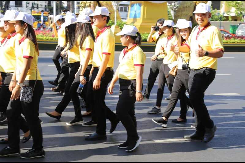 สตง.ร่วมเดินริ้วขบวนอัญเชิญเครื่องราชสักการะและร่วมพิธีจุดเทียนถวายพระพรชัยมงคลเนื่องในโอกาสวันเฉลิมพระชนมพรรษาพระบาทสมเด็จพระเจ