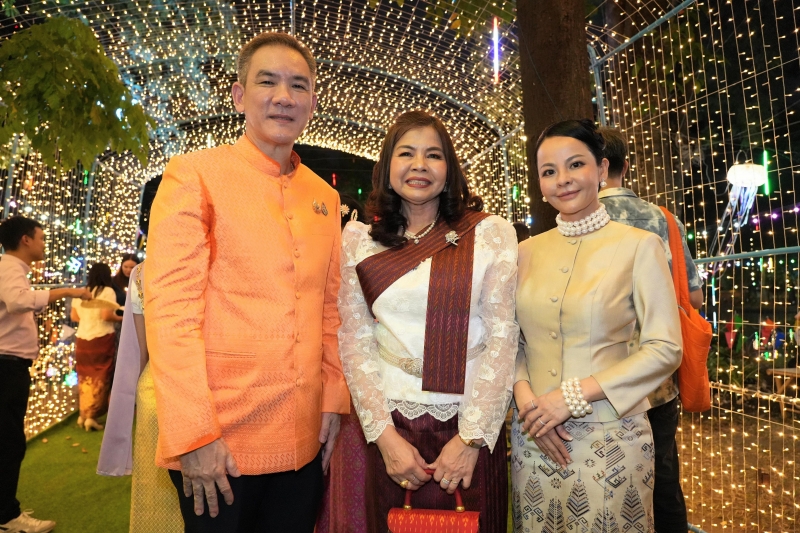 พิธีทำบุญตักบาตรข้าวสารอาหารแห้ง
