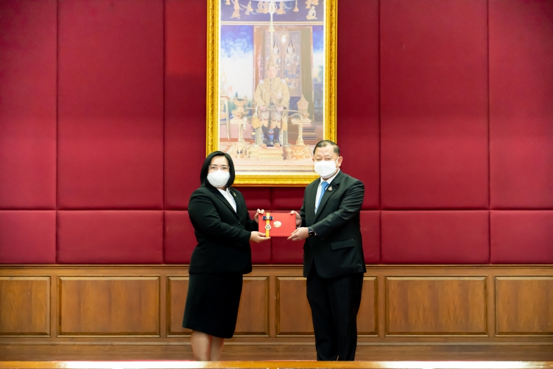 พิธีมอบประกาศนียบัตร โครงการพัฒนานักบริหารการตรวจเงินแผ่นดินระดับสูง (นตส.) รุ่นที่ 11 ณ สำนักงานการตรวจเงินแผ่นดิน