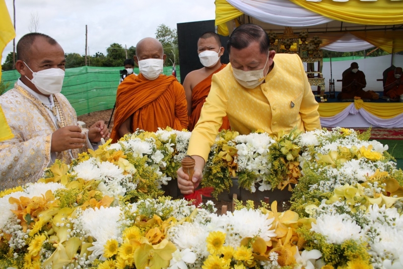พิธีวางศิลาฤกษ์อาคารที่ทำการสำนักตรวจเงินแผ่นดินจังหวัดสุรินทร์ พร้อมอาคารชุดพักอาศัยและสิ่งก่อสร้างประกอบ