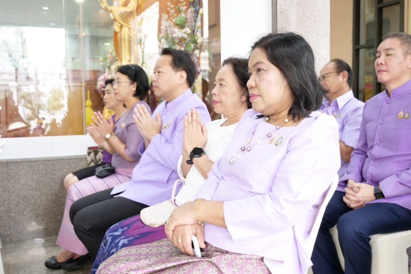 พิธีทำบุญตักบาตรข้าวสารอาหารแห้ง