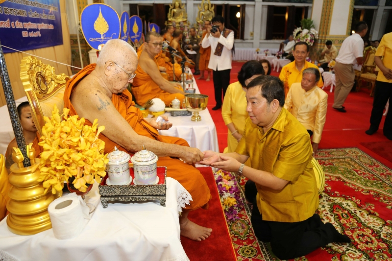 พิธีเจริญพระพุทธมนต์สมโภชผ้าพระกฐินพระราชทาน ประจำปี 2562 โดย สำนักงานการตรวจเงินแผ่นดิน ณ วัดหนองแวง พระอารามหลวง ตำบลในเมือง