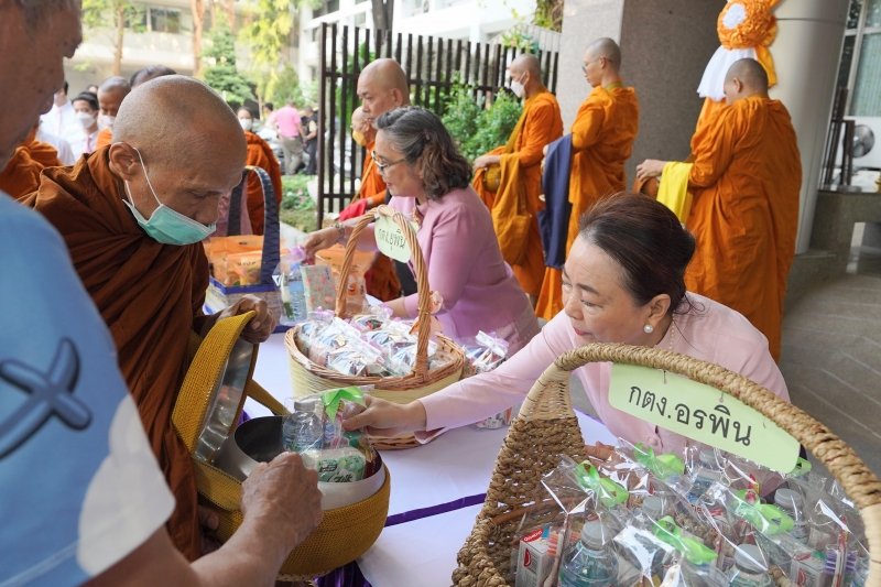 พิธีเจริญพระพุทธมนต์สมโภชผ้าพระกฐินพระราชทาน ประจำปี 2562 โดย สำนักงานการตรวจเงินแผ่นดิน ณ วัดหนองแวง พระอารามหลวง ตำบลในเมือง