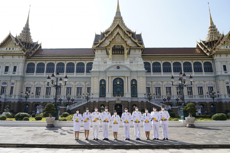 ลงนามถวายพระพรพระบาทสมเด็จพระเจ้าอยู่หัว และสมเด็จพระนางเจ้าฯ พระบรมราชินี เนื่องในโอกาสวันขึ้นปีใหม่ พุทธศักราช 2564