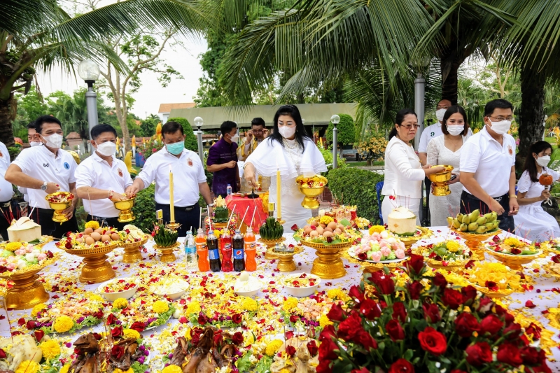 พิธีบวงสรวงดวงพระวิญญาณสมเด็จพระนเรศวรมหาราช ณ บริเวณวิหารสมเด็จพระนเรศวร วัดใหญ่ชัยมงคล จังหวัดพระนครศรีอยุธยา