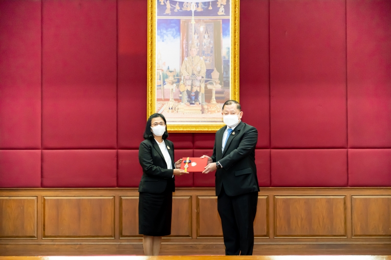 พิธีมอบประกาศนียบัตร โครงการพัฒนานักบริหารการตรวจเงินแผ่นดินระดับสูง (นตส.) รุ่นที่ 11 ณ สำนักงานการตรวจเงินแผ่นดิน