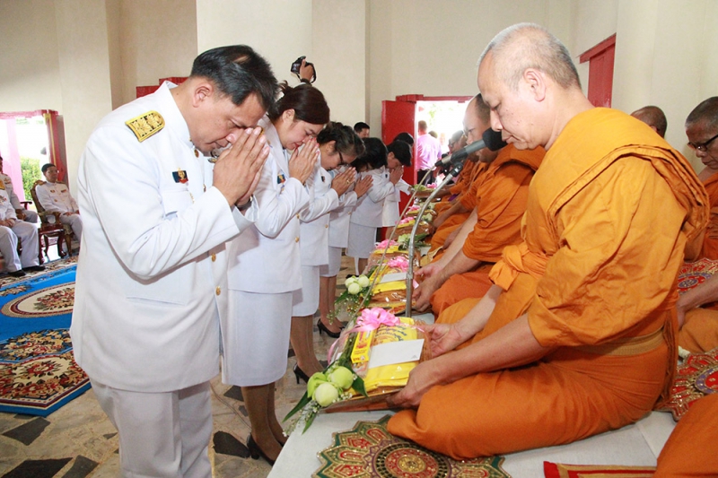 คณะผู้บริหารฯ ร่วมพิธีถวายผ้าพระกฐินพระราชทาน