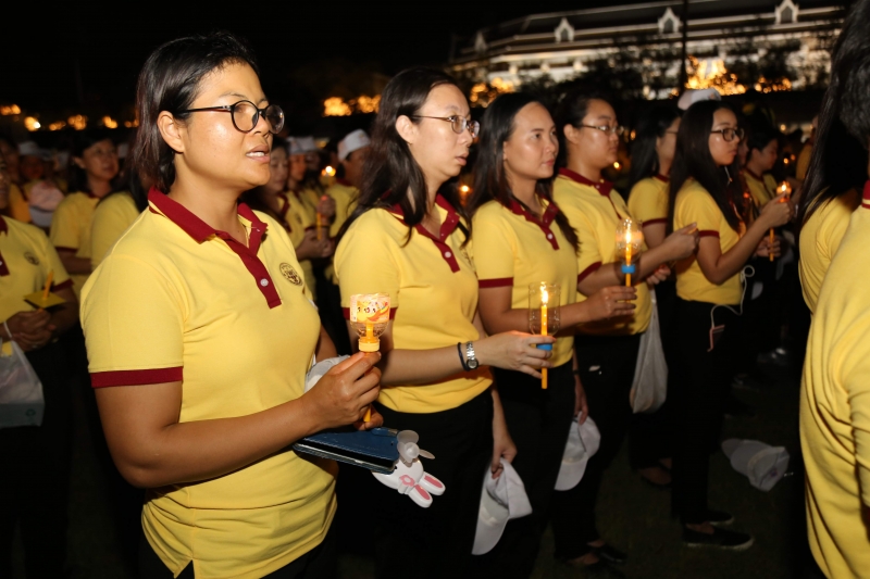 สตง.ร่วมเดินริ้วขบวนอัญเชิญเครื่องราชสักการะและร่วมพิธีจุดเทียนถวายพระพรชัยมงคลเนื่องในโอกาสวันเฉลิมพระชนมพรรษาพระบาทสมเด็จพระเจ
