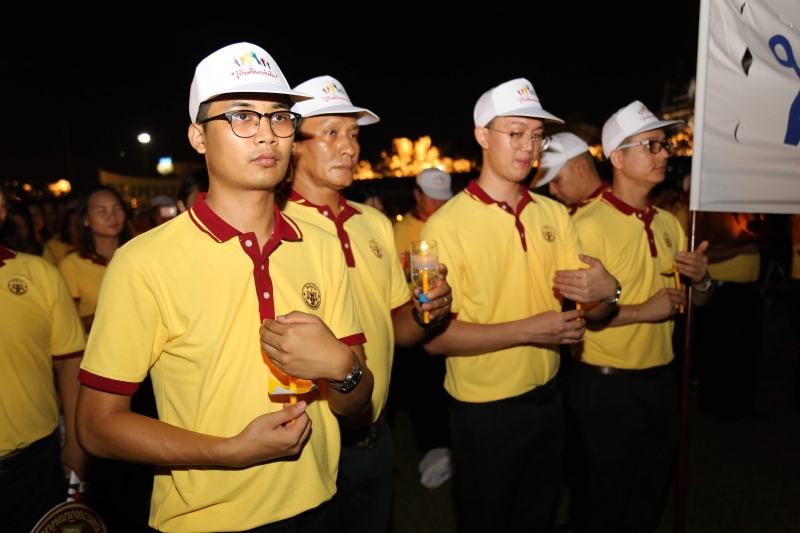 สตง.ร่วมเดินริ้วขบวนอัญเชิญเครื่องราชสักการะและร่วมพิธีจุดเทียนถวายพระพรชัยมงคลเนื่องในโอกาสวันเฉลิมพระชนมพรรษาพระบาทสมเด็จพระเจ