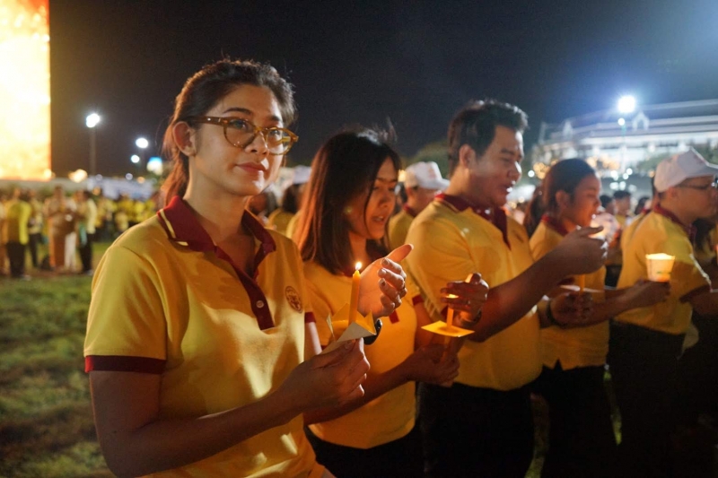 สตง.ร่วมเดินริ้วขบวนอัญเชิญเครื่องราชสักการะและร่วมพิธีจุดเทียนถวายพระพรชัยมงคลเนื่องในโอกาสวันเฉลิมพระชนมพรรษาพระบาทสมเด็จพระเจ