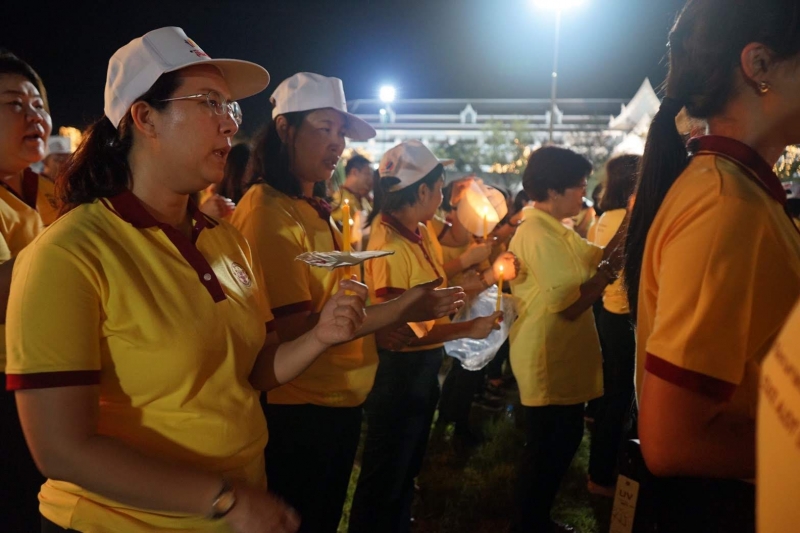 สตง.ร่วมเดินริ้วขบวนอัญเชิญเครื่องราชสักการะและร่วมพิธีจุดเทียนถวายพระพรชัยมงคลเนื่องในโอกาสวันเฉลิมพระชนมพรรษาพระบาทสมเด็จพระเจ