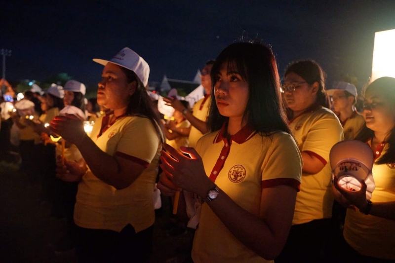 สตง.ร่วมเดินริ้วขบวนอัญเชิญเครื่องราชสักการะและร่วมพิธีจุดเทียนถวายพระพรชัยมงคลเนื่องในโอกาสวันเฉลิมพระชนมพรรษาพระบาทสมเด็จพระเจ