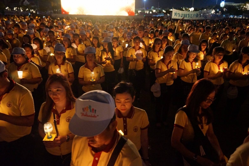 สตง.ร่วมเดินริ้วขบวนอัญเชิญเครื่องราชสักการะและร่วมพิธีจุดเทียนถวายพระพรชัยมงคลเนื่องในโอกาสวันเฉลิมพระชนมพรรษาพระบาทสมเด็จพระเจ