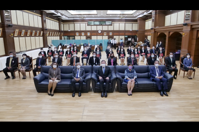 พิธีมอบประกาศนียบัตร โครงการพัฒนานักบริหารการตรวจเงินแผ่นดินระดับสูง (นตส.) รุ่นที่ 11 ณ สำนักงานการตรวจเงินแผ่นดิน