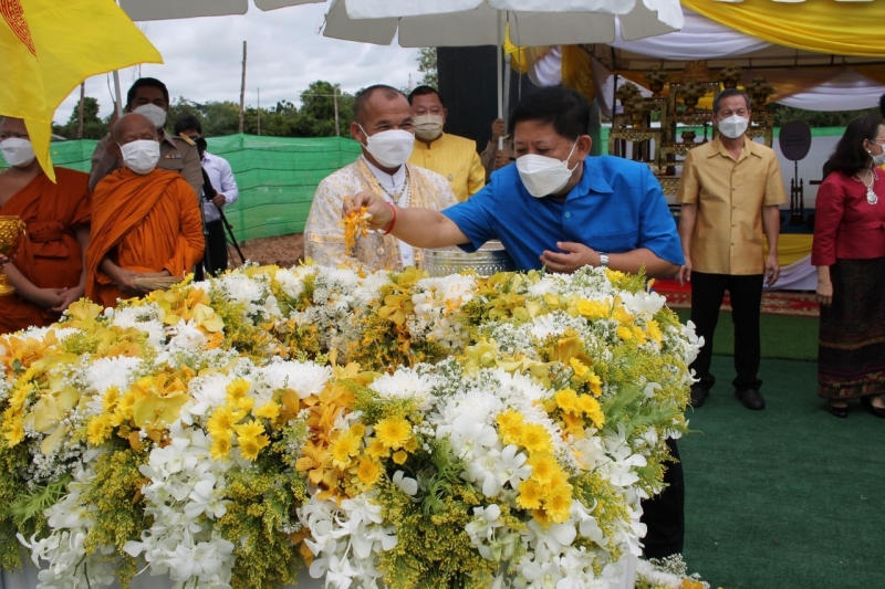พิธีวางศิลาฤกษ์อาคารที่ทำการสำนักตรวจเงินแผ่นดินจังหวัดสุรินทร์ พร้อมอาคารชุดพักอาศัยและสิ่งก่อสร้างประกอบ