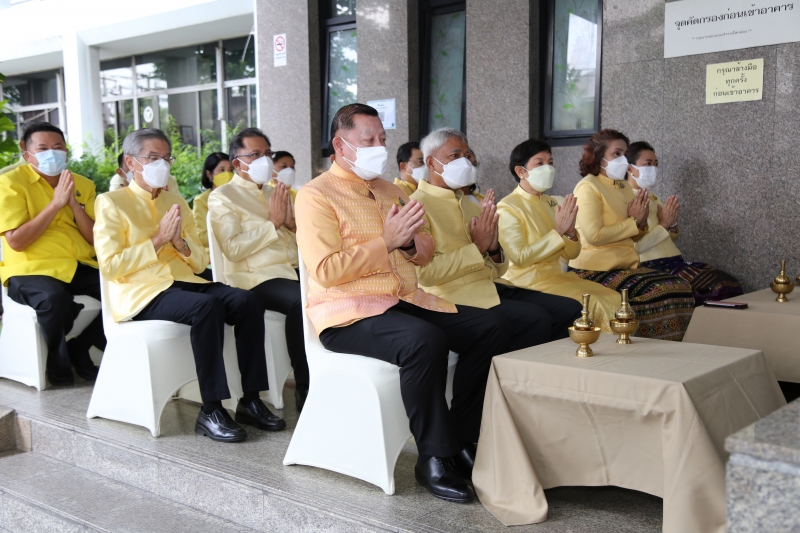 พิธีทำบุญตักบาตรข้าวสารอาหารแห้ง คณะสงฆ์จากวัดราชผาติการามวรวิหาร พระอารามหลวง เนื่องในโอกาสวันเฉลิมพระชนมพรรษา 28 กรกฎาคม 2565 
