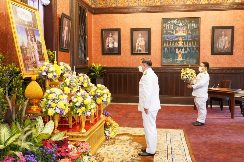 สำนักงานการตรวจเงินแผ่นดินลงนามถวายพระพรพระบาทสมเด็จพระเจ้าอยู่หัว และสมเด็จพระนางเจ้าฯ พระบรมราชินี เนื่องในโอกาสวันขึ้นปีใหม่ 