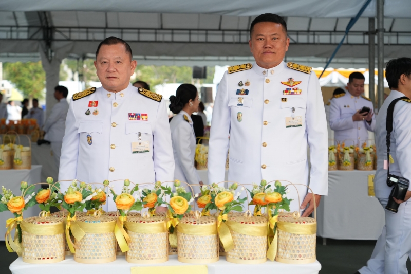 พิธีทำบุญตักบาตรข้าวสารอาหารแห้ง