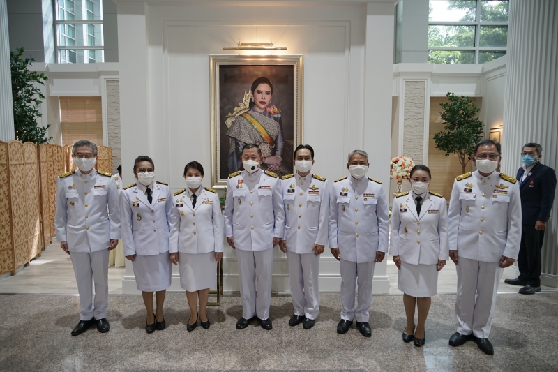  สตง. ถวายแจกันดอกไม้และลงนามถวายพระพรสมเด็จพระเจ้าน้องนางเธอ เจ้าฟ้าจุฬาภรณวลัยลักษณ์ อัครราชกุมารี กรมพระศรีสวางควัฒน วรขัตติย