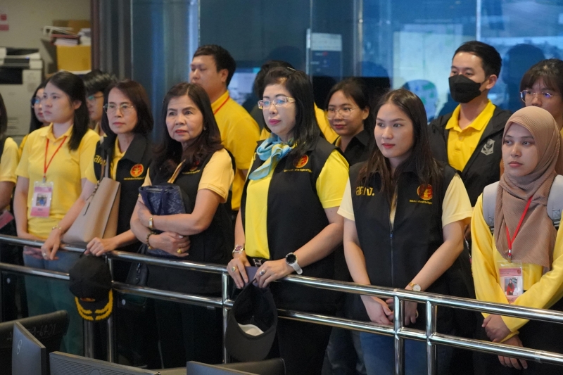 พิธีทำบุญตักบาตรข้าวสารอาหารแห้ง เดือนเมษายน 2562